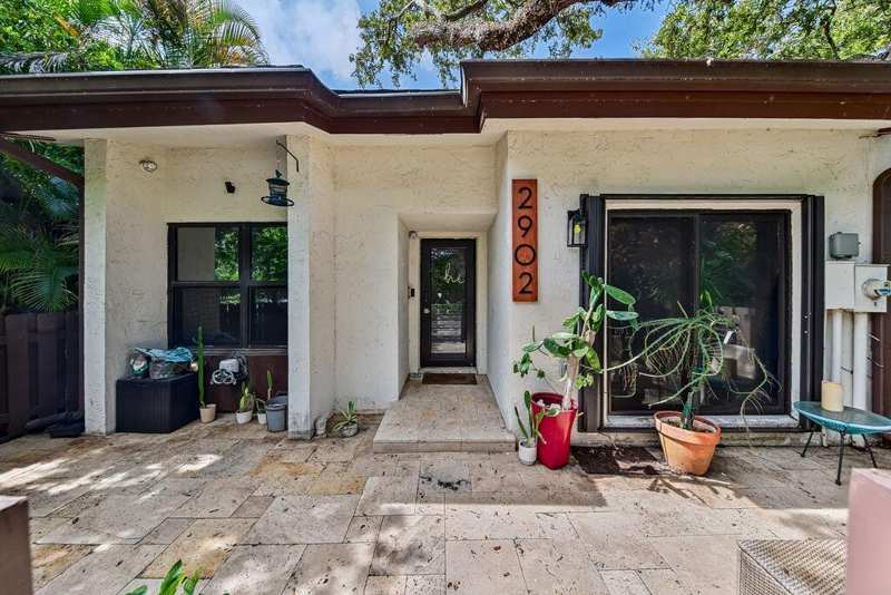 3 bedroom Townhouse at 2902 N 33rd Terrace, Tamerlane, Hollywood — photo 1