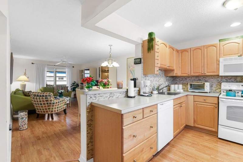 2 bedroom Condominium at 130 NE 26th Avenue #4070, Village Royale On The Green Condo, Boynton Beach — photo 4