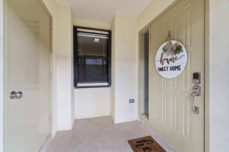 3 bedroom Villa at 109 Half Moon Circle #C, Indian Creek - Augusta, Jupiter — photo 2