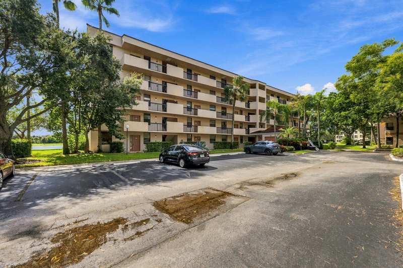 2 bedroom Condominium at 2768 Carambola Circle #302, Applewood Village Ii-F Condo, Coconut Creek — photo 1