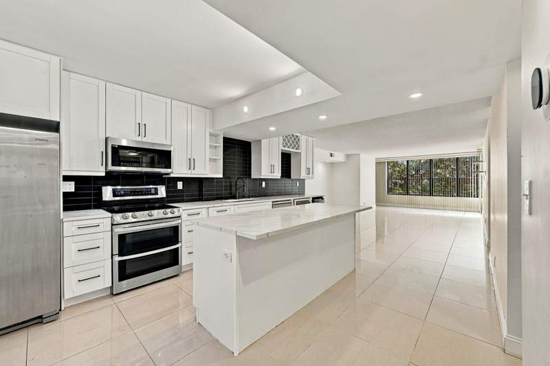 2 bedroom Condominium at 2768 Carambola Circle #302, Applewood Village Ii-F Condo, Coconut Creek — photo 3