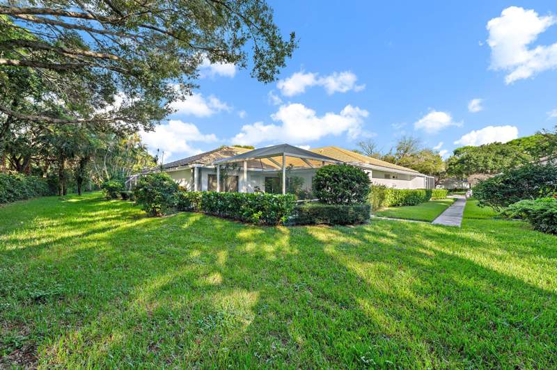 2 bedroom Townhouse at 11403 Myrtle Oak Court, Oaks-Sunterrace 4, Palm Beach Gardens — photo 3