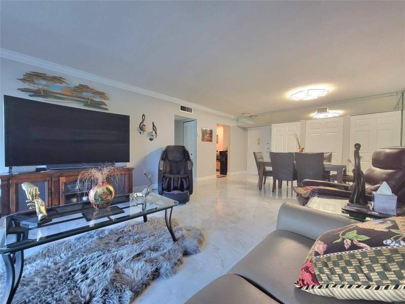 2 bedroom Condominium at 8260 SW 24th Street #6214, Oakbrook IV V Vi Vii Condo, North Lauderdale — photo 3