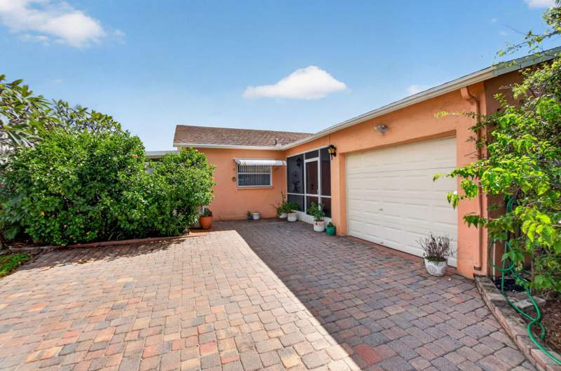 2 bedroom Single Family Residence at 5537 Mirror Lakes Boulevard, Mirror Lakes, Boynton Beach — photo 3