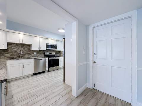 3121 NE 51st Street #102E, Fort Lauderdale FL - photo 12 of 55