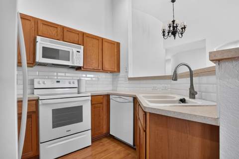 3037 Laurel Ridge Circle, Riviera Beach FL - photo 8 of 43