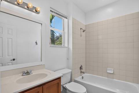 3037 Laurel Ridge Circle, Riviera Beach FL - photo 18 of 43