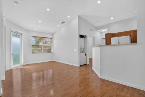 3037 Laurel Ridge Circle, Riviera Beach FL - photo 6 of 43