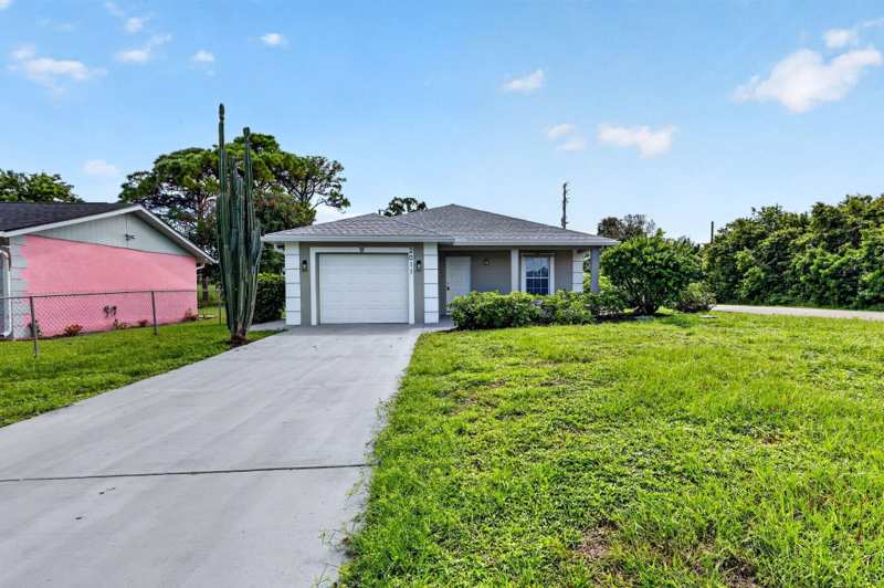 3 bedroom Single Family Residence at 2011 San Diego Avenue, Paradise Park, Fort Pierce — photo 1