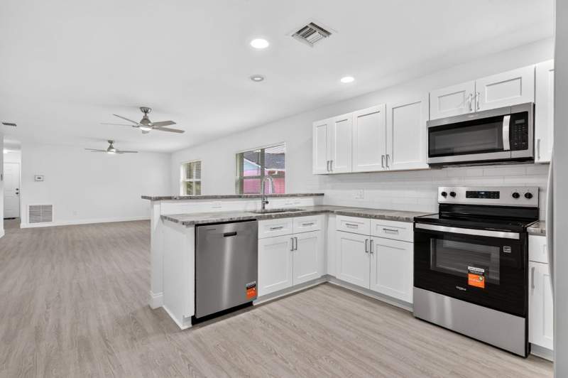 3 bedroom Single Family Residence at 2011 San Diego Avenue, Paradise Park, Fort Pierce — photo 5