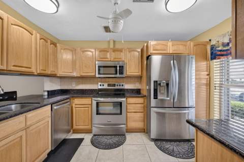 930 Savannas Point Drive #B, Fort Pierce FL - photo 11 of 31