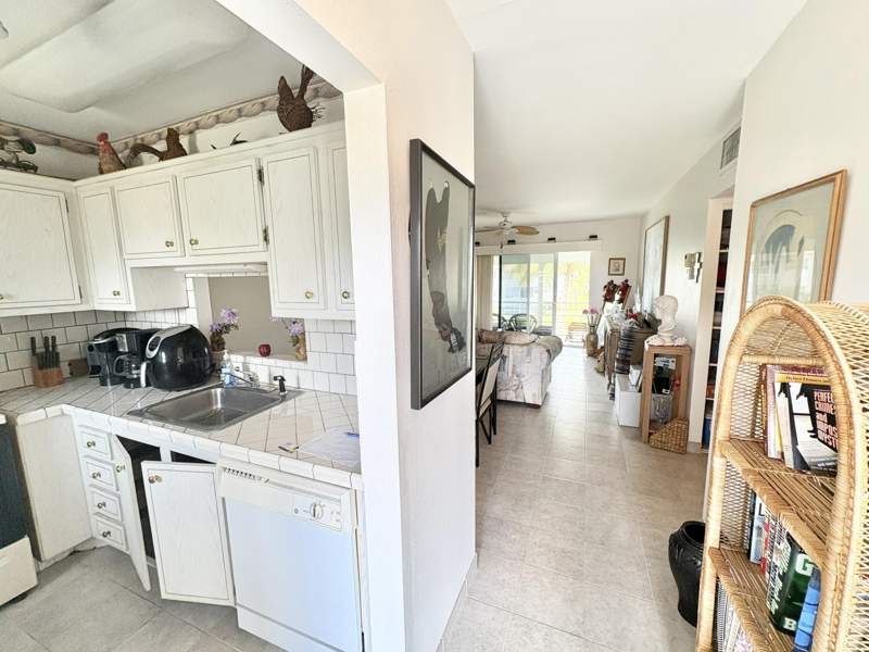 2 bedroom Condominium at 3506 NW 49th Avenue #604, Hawaiian Garden, Lauderdale Lakes — photo 2