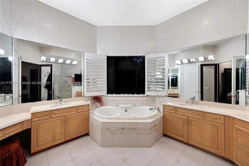 6 bedroom Single Family Residence at 14503 SW 16th Street, Fla Fruit Lands Co, Davie — photo 5