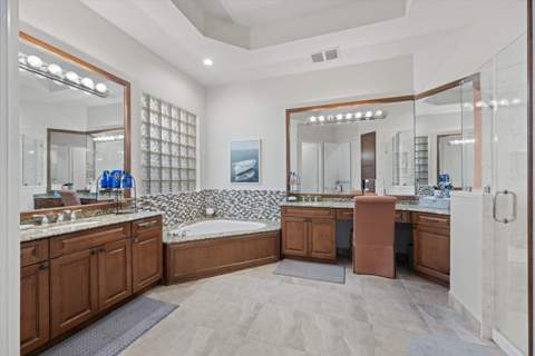4017 Manchester Lake Drive, Lake Worth FL - photo 22 of 57