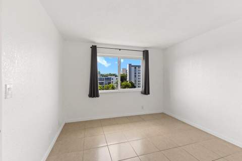 2106 S Cypress Bend Drive #506, Pompano Beach FL - photo 11 of 34