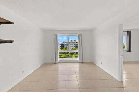 2106 S Cypress Bend Drive #506, Pompano Beach FL - photo 10 of 34