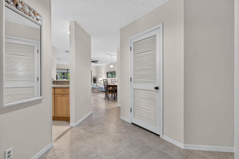 6295 SE Charleston Place, Hobe Sound FL - photo 10 of 64