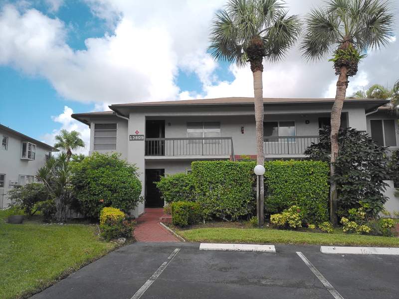 2 bedroom Condominium at 13809 Royal Palm Court #B, Palm Greens At Villa Del Ray Condo II, Delray Beach — photo 2