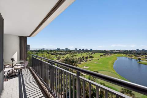 2427 Presidential Way #803, West Palm Beach FL - photo 21 of 31