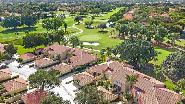 275 OLD MEADOW Way, home for sale in Palm Beach Gardens