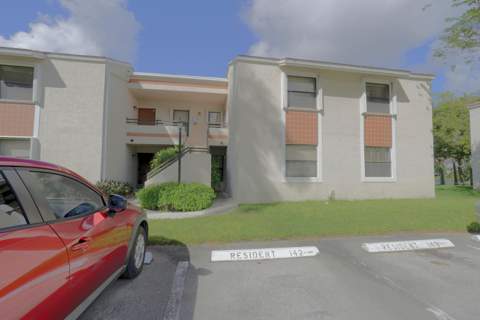 9853 NW 3rd Court #7, Plantation FL - photo 8 of 11