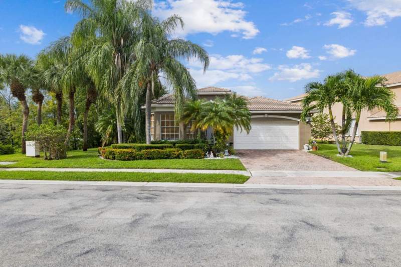 4 bedroom Single Family Residence at 5521 Albin Drive, Nautica Isles West 3, Greenacres — photo 5