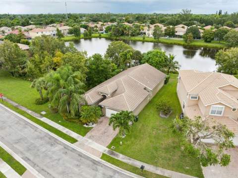 5521 Albin Drive, Greenacres FL - photo 10 of 41