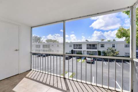 6253 Bay Club Drive #3, Fort Lauderdale FL - photo 10 of 44