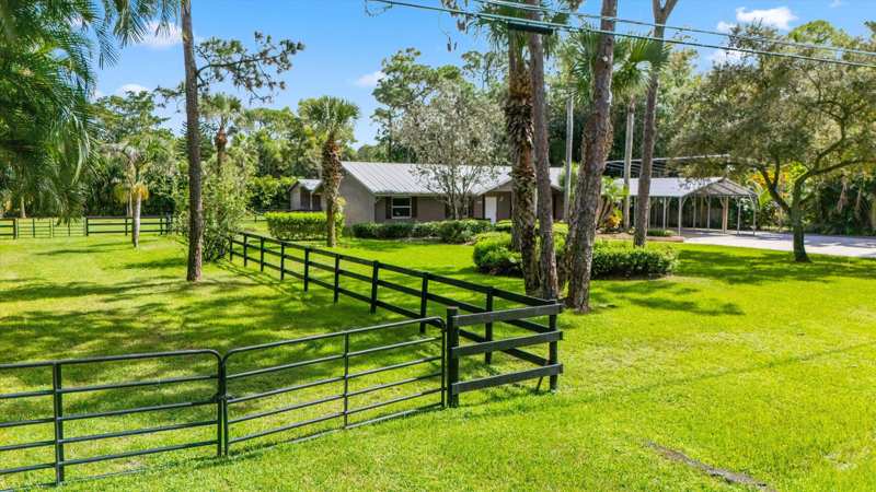 3 bedroom Single Family Residence at 4692 122nd Drive, The Acreage, The Acreage — photo 1