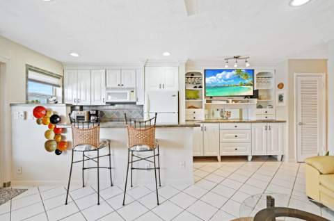 701 S Riverside Drive #107, Pompano Beach FL - photo 9 of 27