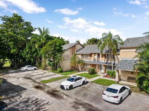 219 Wimbledon Lakes Drive, Plantation FL - photo 10 of 50