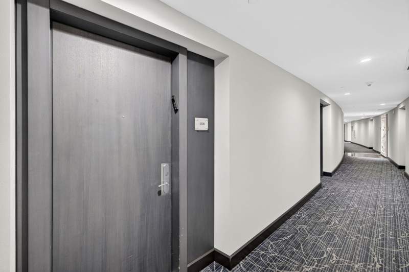 1 bedroom Condominium at 1800 S Ocean Drive #806, Beach Club Three Condo, Hallandale Beach — photo 3