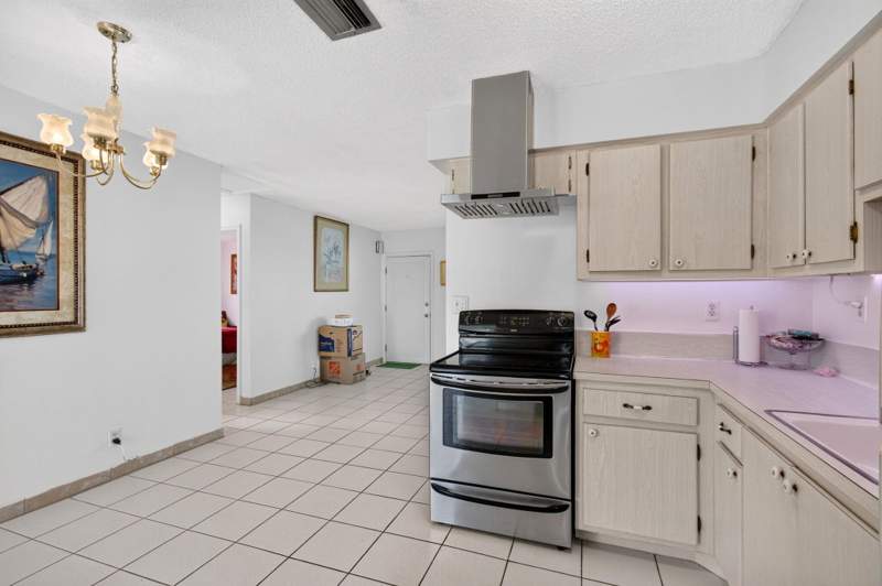 2 bedroom Villa at 2703 Peer Lane, Imperial Villas Condo, Delray Beach — photo 5