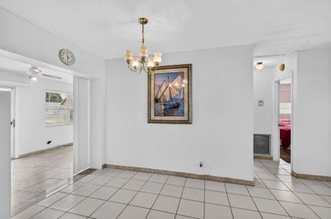 2703 Peer Lane, Delray Beach FL - photo 9 of 46