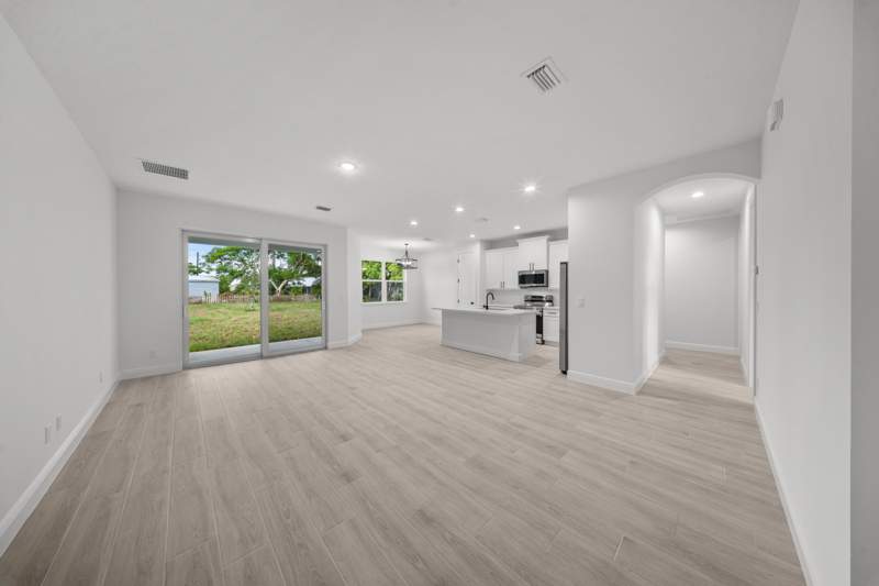 4 bedroom Single Family Residence at 625 Russ Road, Ulrich'S Subdivision, Fort Pierce — photo 4