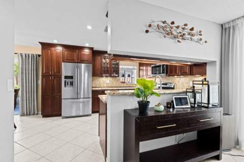 9843 NW 2nd Court, Plantation FL - photo 17 of 69