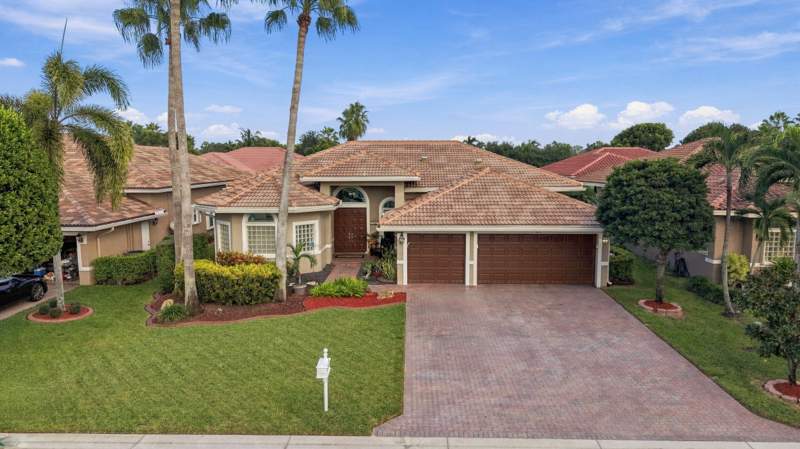 4 bedroom Single Family Residence at 5115 NW 125th Avenue, Wyndham Lakes West, Coral Springs — photo 3