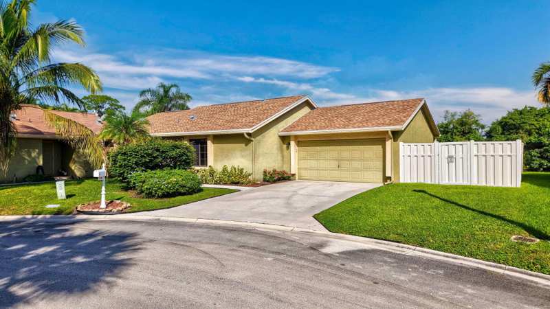 2 bedroom Townhouse at 9528 Palisades Park Road, Rainberry 4, Boca Raton — photo 1