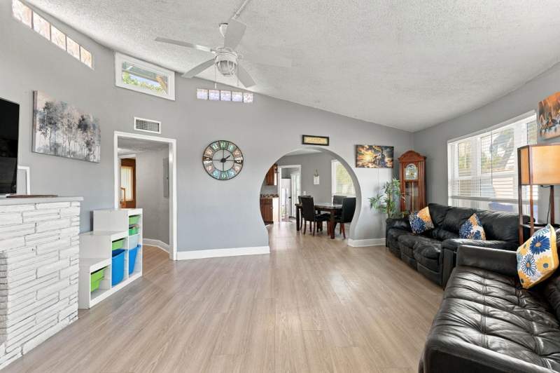 3 bedroom Single Family Residence at 6100 Hayes Street, Hollywood Beach Heights Sec, Hollywood — photo 3