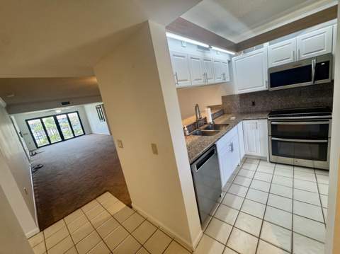 601 Seafarer Circle #405, Jupiter FL - photo 12 of 42