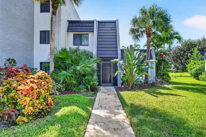 3 bedroom Single Family Residence at 4280 Deste Court, Fountains Of Palm Beach Condo 5, Lake Worth — photo 1