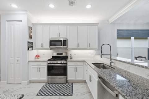 11737 SW Lagoon Lane, Port St. Lucie FL - photo 12 of 36