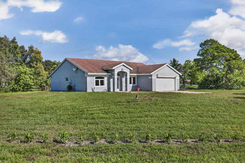 3 bedroom Single Family Residence at 18523 40th Run, The Acreage, The Acreage — photo 3