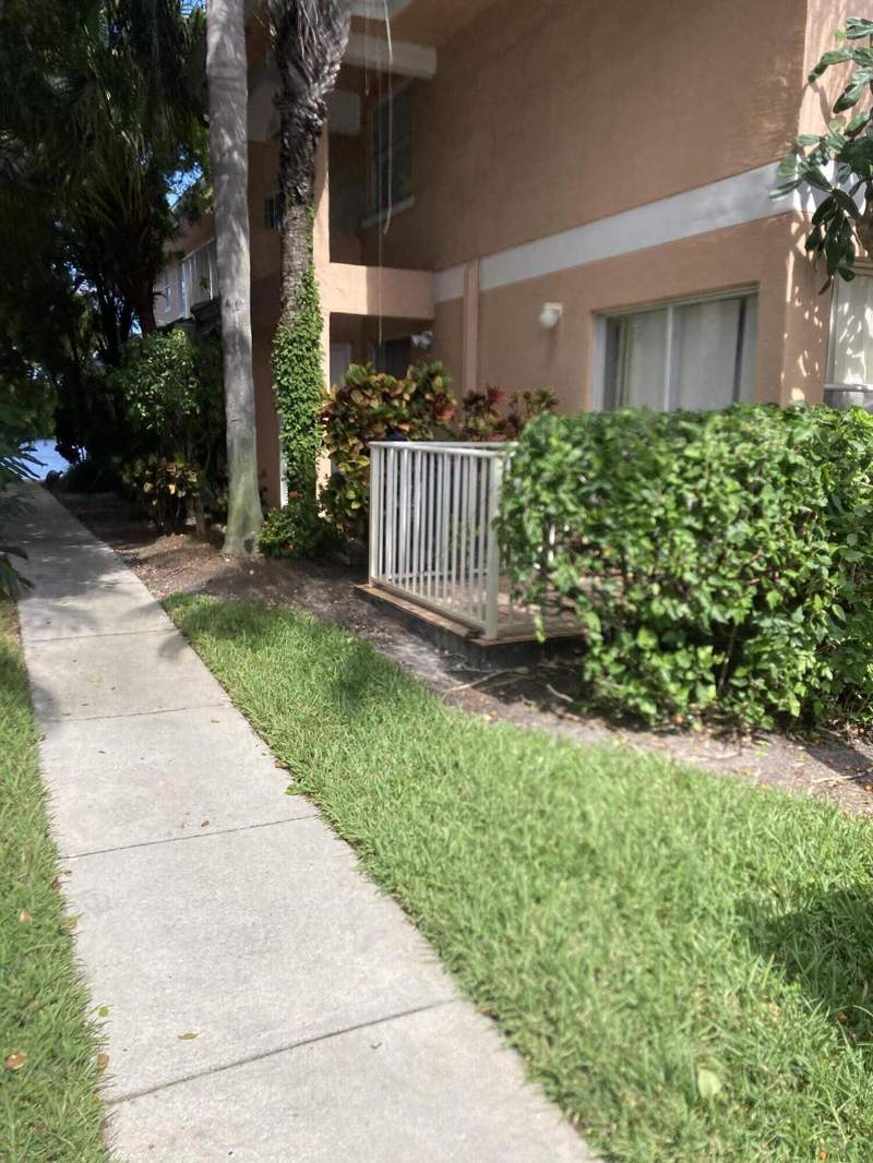 4 bedroom Townhouse at 3243 NW 44th Street #1, Sartori Lake, Oakland Park — photo 2