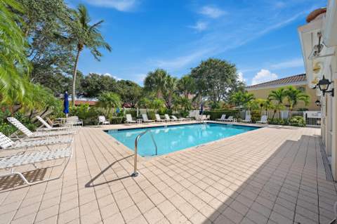 79 Tall Oaks Circle, Tequesta FL - photo 24 of 30