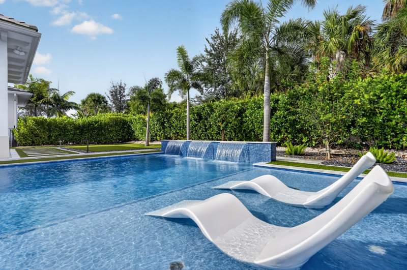 5 bedroom Single Family Residence at 9372 Coral Isles Circle, Avenir - Coral Isles, Palm Beach Gardens — photo 3