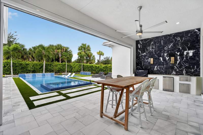 5 bedroom Single Family Residence at 9372 Coral Isles Circle, Avenir - Coral Isles, Palm Beach Gardens — photo 4