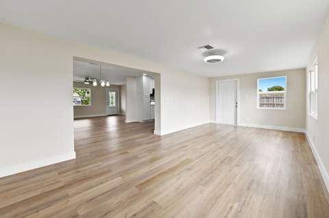 1580 Roy Drive, West Palm Beach FL - photo 13 of 43