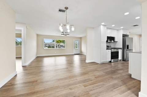 1580 Roy Drive, West Palm Beach FL - photo 12 of 43