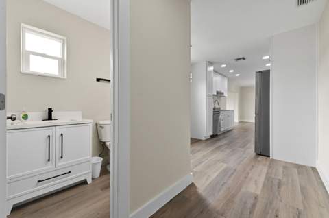 1580 Roy Drive, West Palm Beach FL - photo 19 of 43